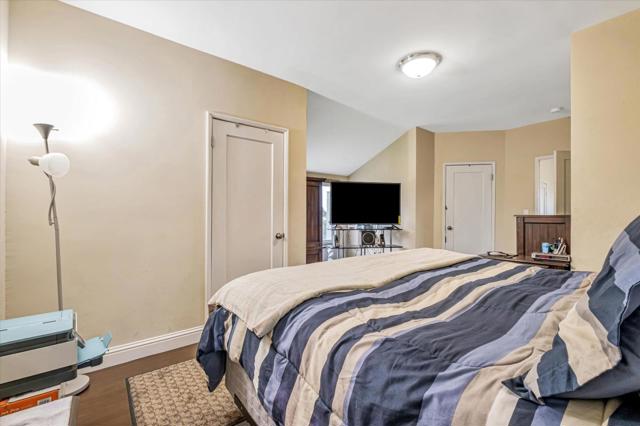 8245 Golf Links Road, Oakland CA: https://media.crmls.org/mediaz/9490a43e-27d0-4b38-994f-6f3f40bdee71.jpg