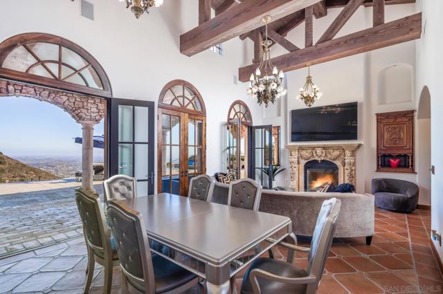 18113 El Brazo, Rancho Santa Fe CA: https://media.crmls.org/mediaz/9490d1ff-fed2-4ee0-b01a-8c773e79227f.jpg