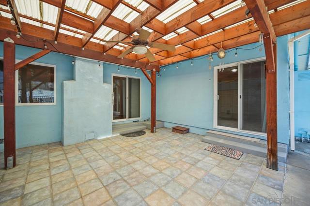 3711 Fairway Dr, La Mesa CA: https://media.crmls.org/mediaz/9490db73-c279-4c5e-8d0c-78f6fb6011e2.jpg