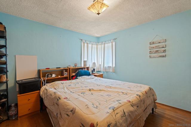 1515 San Dieguito Dr, Del Mar CA: https://media.crmls.org/mediaz/94910109-b2b3-46fc-9978-f27d4487f6f0.jpg