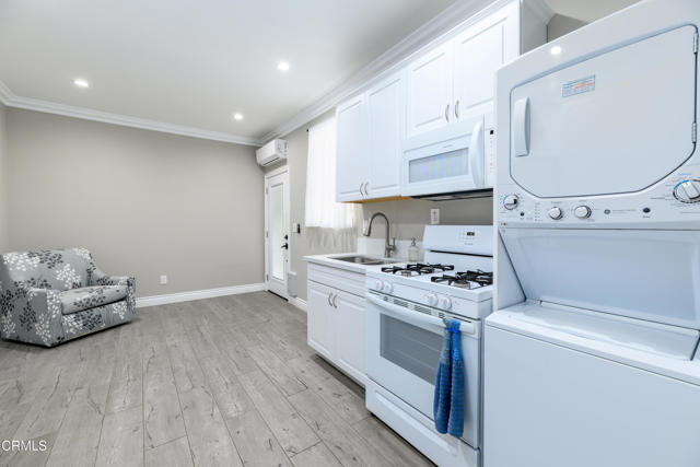 167 Bellafonte Court, Camarillo CA: https://media.crmls.org/mediaz/94910dcb-52b3-455d-b2de-bae75db6cf59.jpg