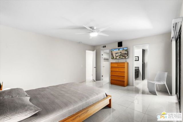 476 Bradshaw Lane, Palm Springs CA: https://media.crmls.org/mediaz/949119c0-840b-4eed-aead-721bd659746d.jpg