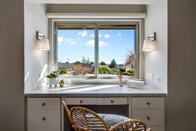 207 Driftwood Court, Aptos CA: https://media.crmls.org/mediaz/94917174-3080-4436-b6a0-2274a096b3a1.jpg
