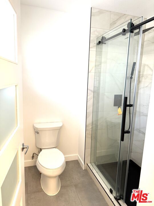 3712 Carrington Court, Inglewood CA: https://media.crmls.org/mediaz/9491a436-b25c-48c1-b37c-9e9dd412aa6a.jpg