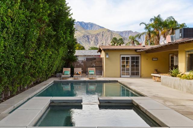 1387 E Verbena Drive, Palm Springs CA: https://media.crmls.org/mediaz/9491adeb-6cf2-4635-9ed6-e09ca0c81c9e.jpg