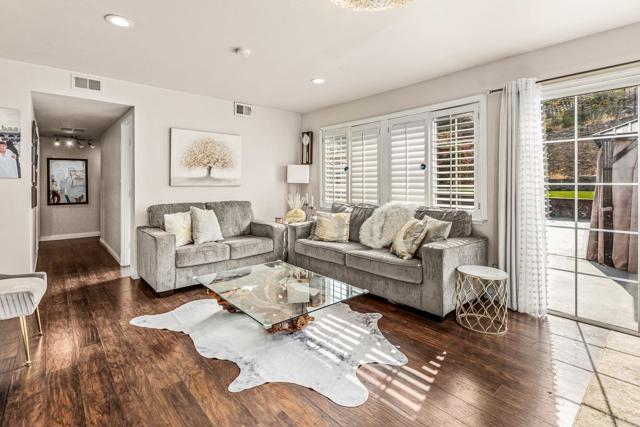 5851 Jackson Dr, La Mesa CA: https://media.crmls.org/mediaz/94922180-e1d8-4afe-84bd-1bae54a2de27.jpg
