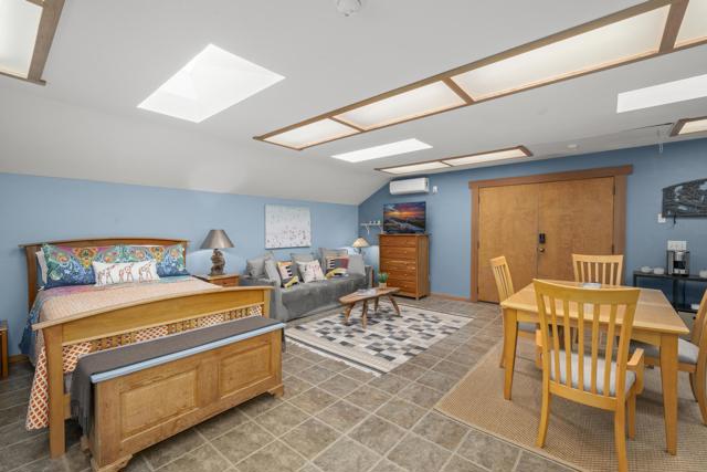 54789 Wildwood Drive, Idyllwild CA: https://media.crmls.org/mediaz/94923580-21bc-4b21-a727-99fce71b7bea.jpg