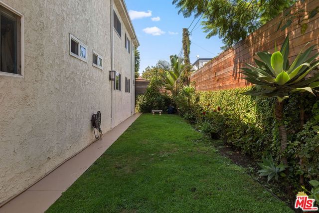 2721 2nd Street, 205 photo 32