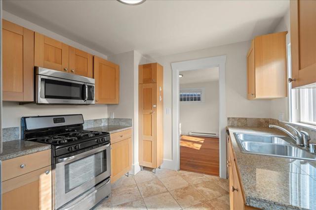 262 Hawthorne Avenue, Palo Alto CA: https://media.crmls.org/mediaz/949320da-1c4f-40e6-9f73-da0be31c67fc.jpg