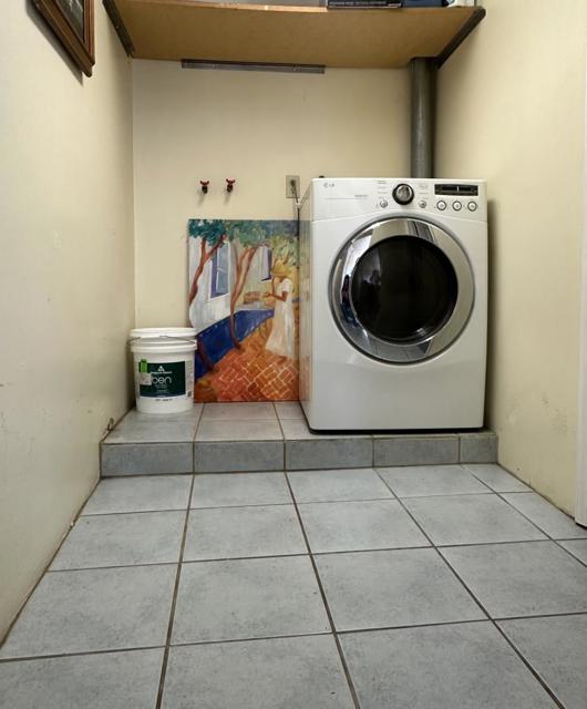 301 Hanover Street, San Francisco CA: https://media.crmls.org/mediaz/9493bb98-8f19-4ed2-ab64-1288f60cf64b.jpg