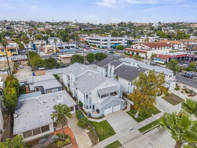 972 Sapphire Street, Pacific Beach (San Diego) CA: https://media.crmls.org/mediaz/949423d3-0bfb-45eb-91b9-205540add106.jpg