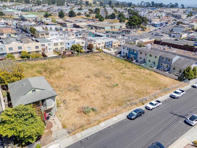141 3rd Avenue, Daly City CA: https://media.crmls.org/mediaz/94946a75-6cec-4b5c-ae38-51acfb06b694.jpg