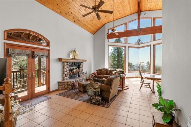 30097 Enchanted Way, Running Springs CA: https://media.crmls.org/mediaz/94951c66-3162-477f-b396-dced13f00589.jpg