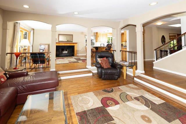 3523 Oak Drive, Menlo Park CA: https://media.crmls.org/mediaz/94952f53-5c49-47a0-9b60-1ebf201d351d.jpg