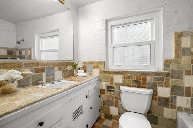 3691 Laguna Avenue, Palo Alto CA: https://media.crmls.org/mediaz/94953efa-2b02-442b-95d6-056c693a9d47.jpg