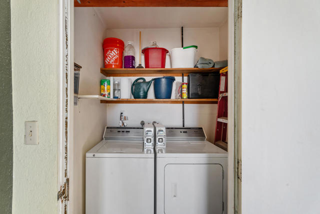 1777 E Arenas Road, Palm Springs CA: https://media.crmls.org/mediaz/9495e48f-ee18-4b2b-84a1-092e8180ad46.jpg
