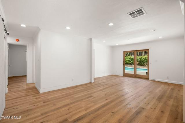 2607 Lander Court, Newbury Park CA: https://media.crmls.org/mediaz/94963b91-bcec-4fcd-ac27-fc5dfa6f0130.jpg