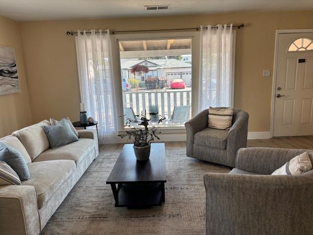 465 Flower Avenue, Santa Rosa CA: https://media.crmls.org/mediaz/9496749e-8bcb-4532-8367-8472e878e083.jpg