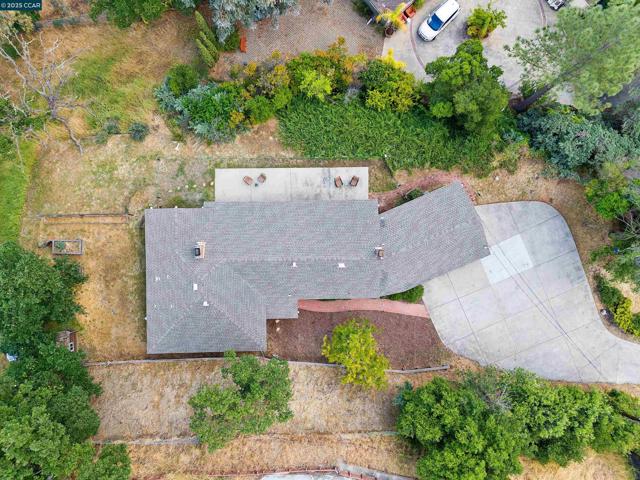 1810 Meadow Lane, Walnut Creek CA: https://media.crmls.org/mediaz/94969f40-84fa-4cf9-b5dd-a5557ca0f0c4.jpg