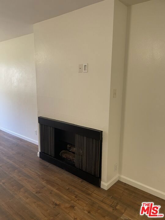 9206 Summertime Lane, Culver City CA: https://media.crmls.org/mediaz/9496bcda-f839-48c7-ab96-e4d05ef2e9d2.jpg