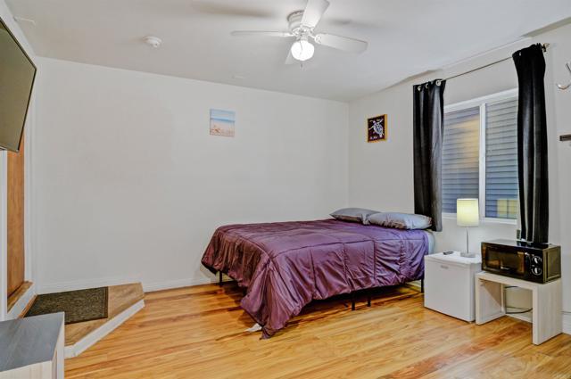 Detail Gallery Image 2 of 3 For 3715 Mission Bld #11,  –,  CA 92109 - 1 Beds | 1 Baths