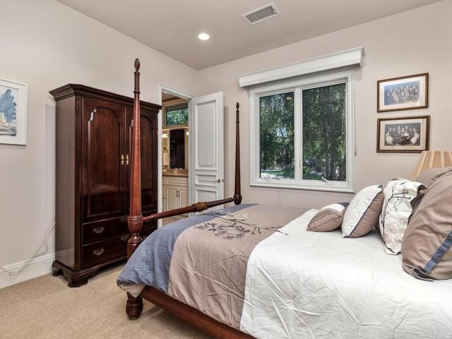 6095 Lake Vista Drive, Bonsall CA: https://media.crmls.org/mediaz/94973ccf-c862-44a1-b031-3aaf06f6a05a.jpg