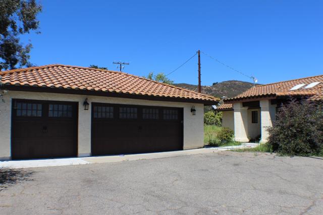 33140 Lilac Road, Valley Center CA: https://media.crmls.org/mediaz/94977e2a-8d86-4d6f-b48b-e93ca9e28d30.jpg
