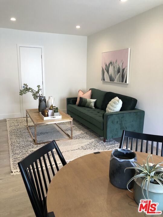 Image 5 of 11 For 9001 Orion Avenue