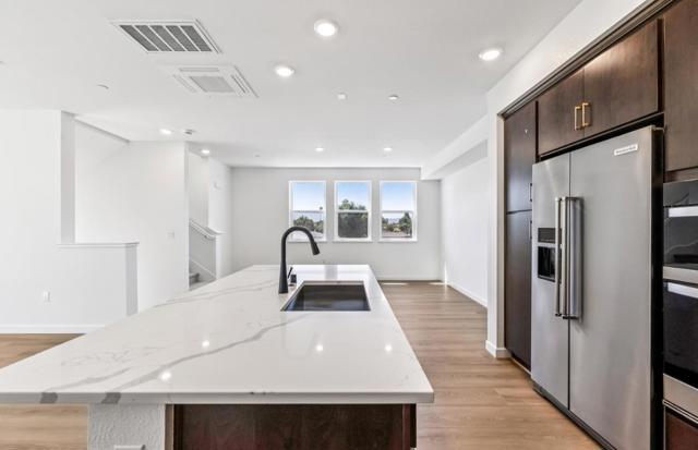 818 Redberry Way, San Jose CA: https://media.crmls.org/mediaz/949a131e-4255-4f4f-b0d6-44b5fb84cc0e.jpg