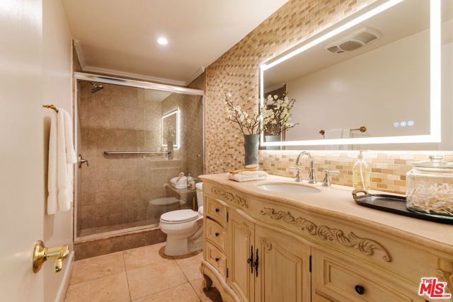 2332 Fox Hills Drive, 103 photo 14