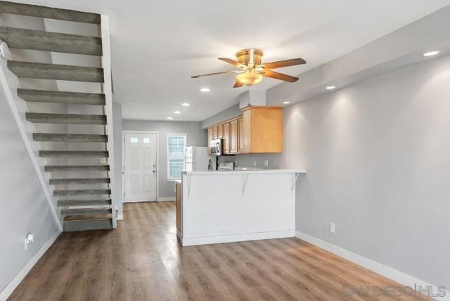 1111 Seacoast Dr, Imperial Beach CA: https://media.crmls.org/mediaz/949ae6a8-344f-4c6a-8777-4751fe874572.jpg