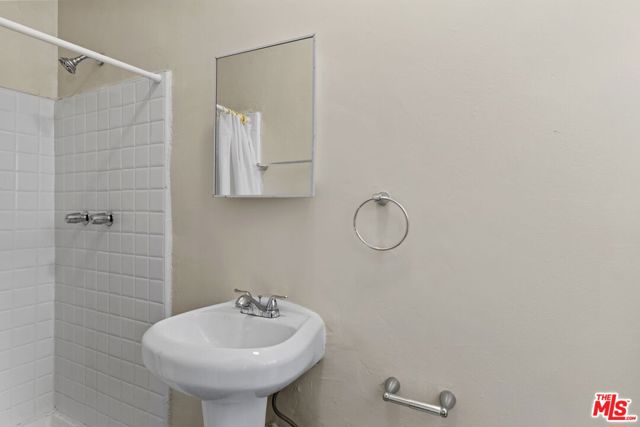 223 N Breed Street, Los Angeles CA: https://media.crmls.org/mediaz/949b2768-18d4-4b5c-a383-2d3488d17169.jpg