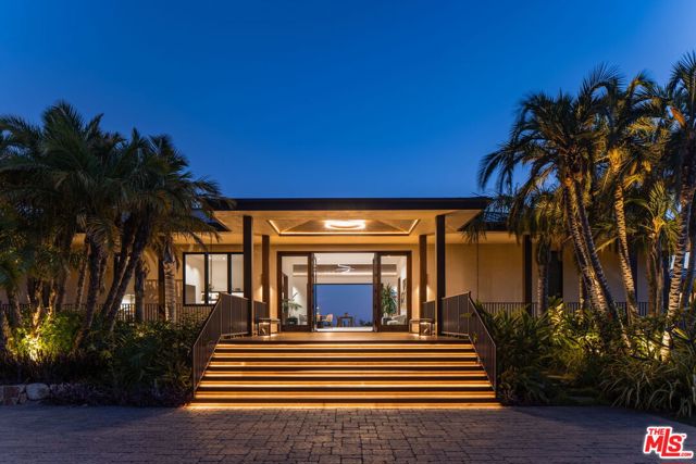 11809 Ellice Street, Malibu CA: https://media.crmls.org/mediaz/949b60a9-db1b-473a-98ce-8f3375cc5d64.jpg