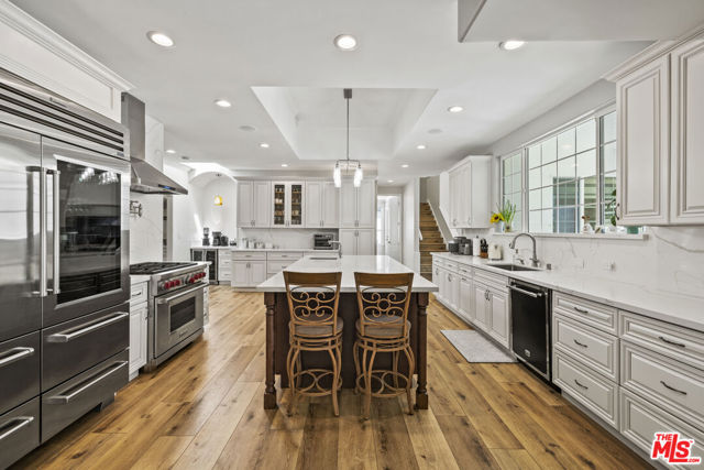 8944 Enfield Avenue, Sherwood Forest CA: https://media.crmls.org/mediaz/949bbf61-73f6-4d27-9e60-aab4a9e5bd36.jpg