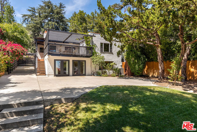 956 Parkman Street, Altadena CA: https://media.crmls.org/mediaz/949c0ea1-9b8a-476b-ad4c-0b8841b6d898.jpg