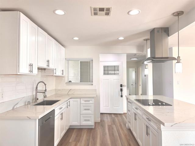 4106 Dellwood St, San Diego CA: https://media.crmls.org/mediaz/949db04e-7ea9-48ee-93be-f4861b156c9d.jpg