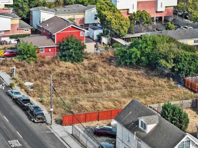 724 Chesley Ave, Richmond CA: https://media.crmls.org/mediaz/949df34f-f6dc-4dd5-bbfc-51176f79551a.jpg