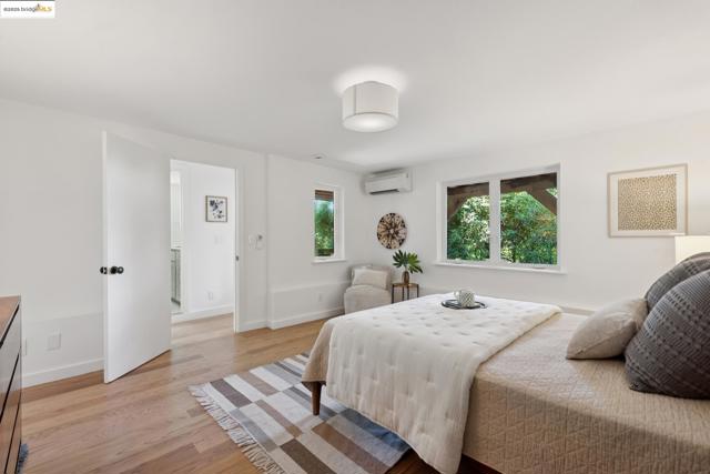 1270 Queens Rd, Berkeley CA: https://media.crmls.org/mediaz/949e187c-b599-4ae1-9b8a-45901b7834d1.jpg