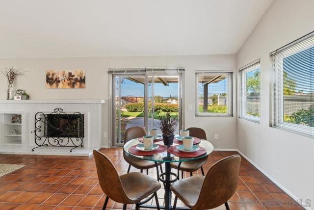 16071 Sun Summit Pt, San Diego CA: https://media.crmls.org/mediaz/949e2488-163d-4802-bdd1-a56bffffff4d.jpg