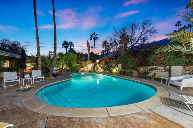 1223 E San Lorenzo Road, Palm Springs CA: https://media.crmls.org/mediaz/949e9f98-b096-4508-b21b-8e47819424db.jpg