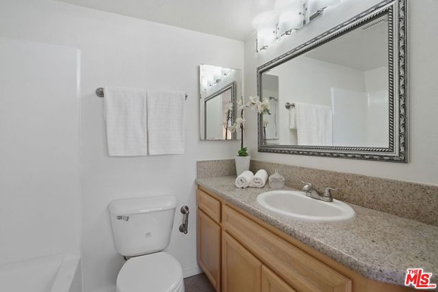 3546 Clarington Avenue, Los Angeles, California 90034, 2 Bedrooms Bedrooms, ,2 BathroomsBathrooms,Condominium,For Sale,Clarington,24426845