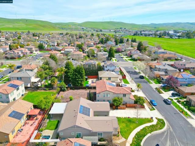 6432 Laurel Creek Pl, Livermore CA: https://media.crmls.org/mediaz/949ed297-1c24-4f8b-85bf-cb93eb5ffd6a.jpg