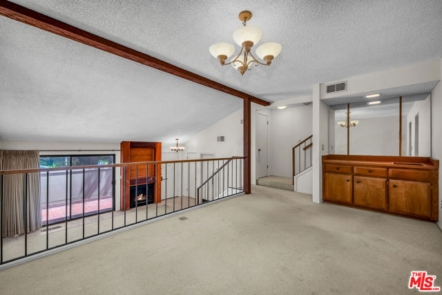 13135 Mindanao Way, Marina del Rey CA: https://media.crmls.org/mediaz/949f2f1a-d6cd-4e7e-9c4e-3f6e704ae61a.jpg