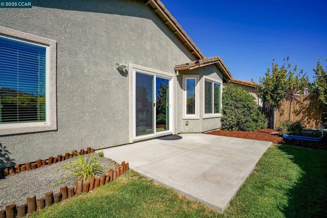 304 Birch Ridge Dr, Rio Vista CA: https://media.crmls.org/mediaz/949f41be-efd9-4f08-82f8-acc90387740b.jpg