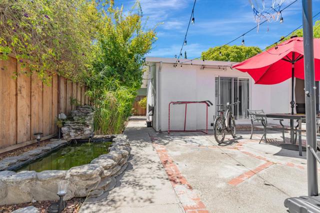 225 W Meadow Drive, Palo Alto CA: https://media.crmls.org/mediaz/949f96c2-fa04-4b45-b0d5-b0c29b993fa3.jpg