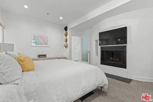 2 Bed Home for Sale in Santa Monica, California
