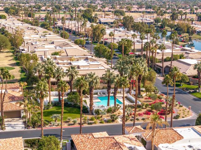 54877 Inverness Way, La Quinta CA: https://media.crmls.org/mediaz/949fb933-cbfe-4eb1-be1e-9bce91133273.jpg