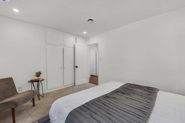 15833 Via Toledo, San Lorenzo CA: https://media.crmls.org/mediaz/949fe8af-169e-4bdb-95ee-ab15d26dd8bb.jpg