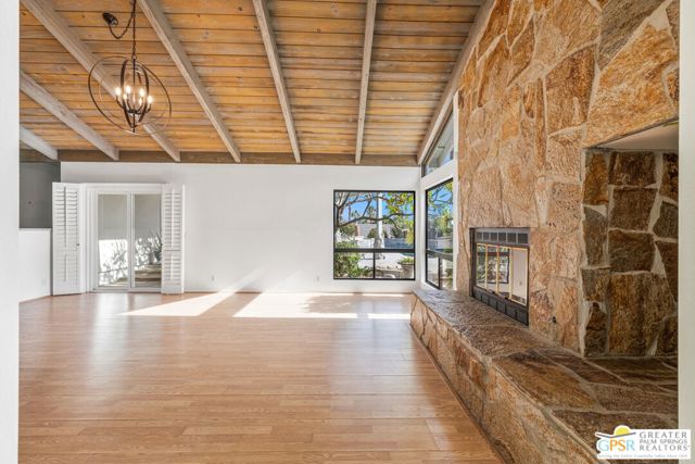 Image 16 of 47 For 71751 Magnesia Falls Drive