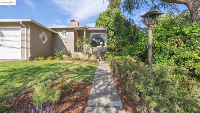 5318 Fleming Avenue, Oakland CA: https://media.crmls.org/mediaz/94a04c15-fbb7-46c1-aec9-b15b87aa2363.jpg